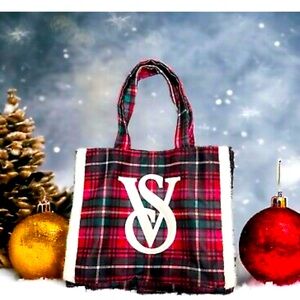 Victoria’s Secret Christmas Tote Bag Red/Green